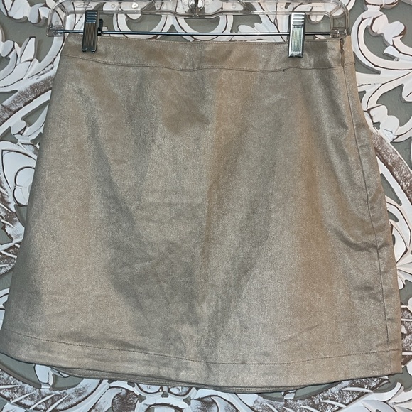 Abercrombie & Fitch Vegan Suede Cream Tan Mini Skirt S EUC - Picture 1 of 8